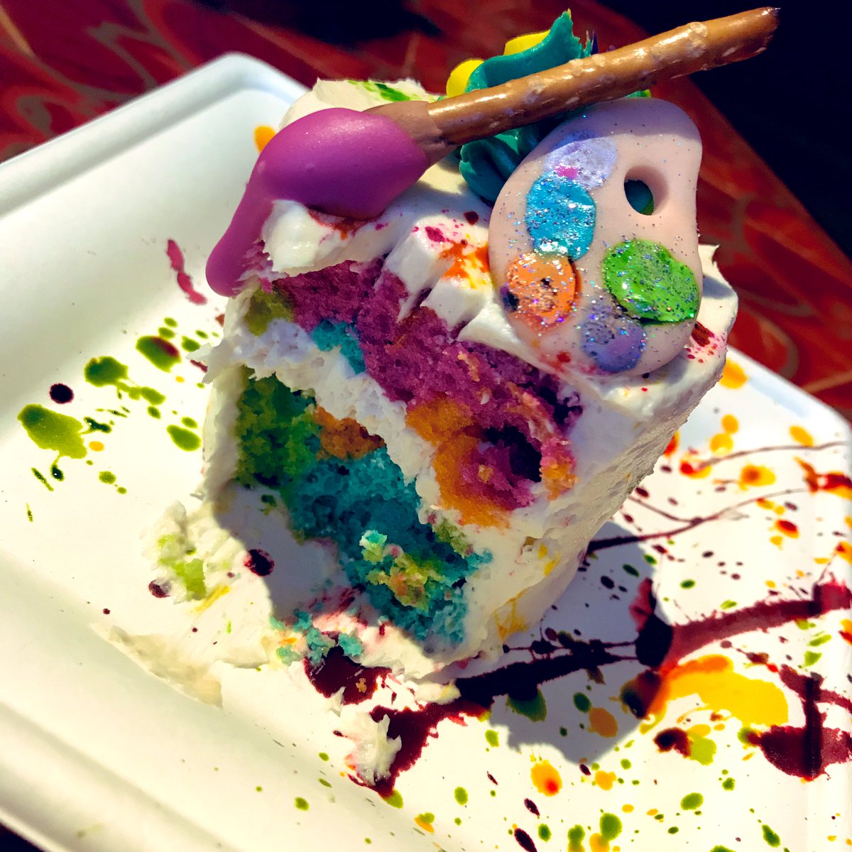 ThatDisFamily's tweet image. I honestly felt guilty eating it but mmmmm peanut butter buttercream #ArtfulEPCOT