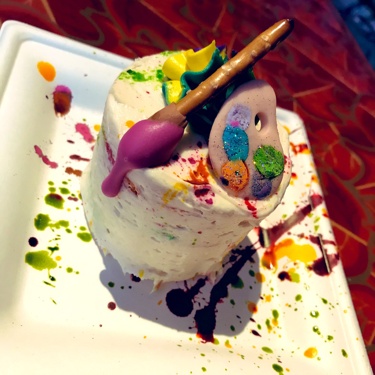 ThatDisFamily's tweet image. I honestly felt guilty eating it but mmmmm peanut butter buttercream #ArtfulEPCOT