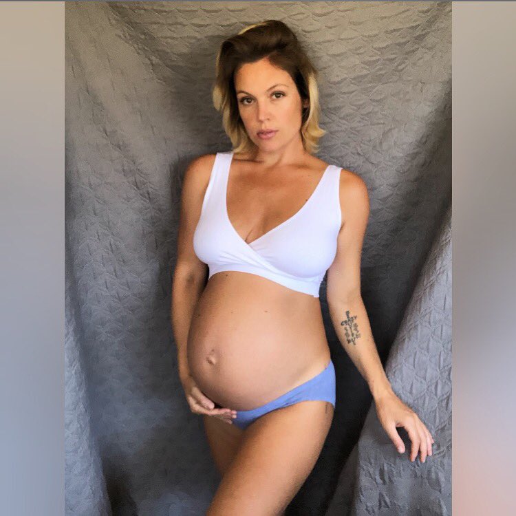 Agnes Bruckner on X: Thank you @BellyBandit for my BDA bra. This warrior  momma approves! #bellybandit #BDAbra #pregnancy  / X