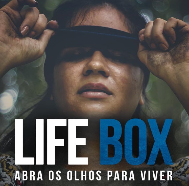 LeneNasciment18's tweet photo. Não adianta vendar os olhos, eles vão te encontrar....
 #LifeBox 
#BirdBox 
#FJU https://t.co/ura1gMzu2L https://t.co/ZTV9BGN5kM