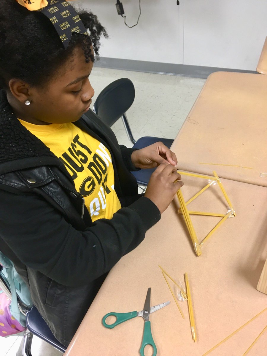 EmilyMe10531515's tweet image. 5th Grade Engineering Teams design Truss Bridges. #BuiltForPerfection #EngineeringLabRocks #UsingYourNoodles #ASSEConferenceChallenge @tuwest @ray4d_thebetsy @choicehisd @BetsyRossElem @eMC_Squared_TDS @HoustonISD @hisdnorth @TeamHISD @HISDFACE