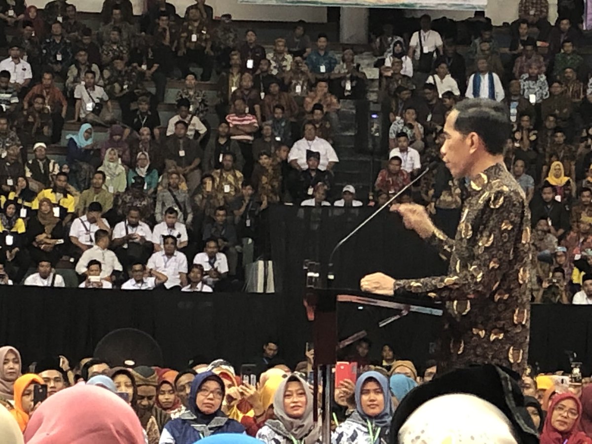 ArtegBrigade's tweet photo. Sosialisari penggunaan Dana Desa oleh Bapak Presiden Joko Widodo
@jokowi @EkoSandjojo 
#Brigade01JokowiUntukDesa
#JokowiMembangunIndonesia https://t.co/tzT63qdgrV