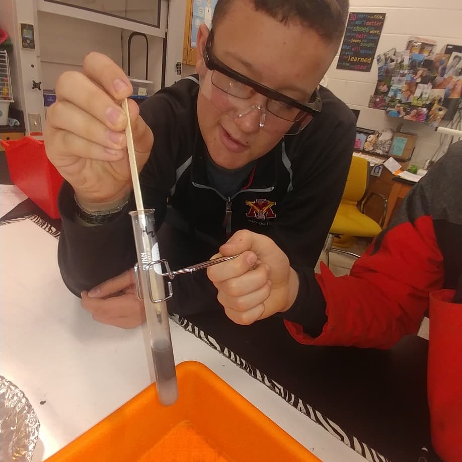 EZAVID's tweet image. Chemical reactions as we learn about chemical reactions! Synthesis, decomposition, &amp;amp; a double replacement! #handsonlearning #whydiditdothat #myscienceclass @henleyhornets @k12albemarle