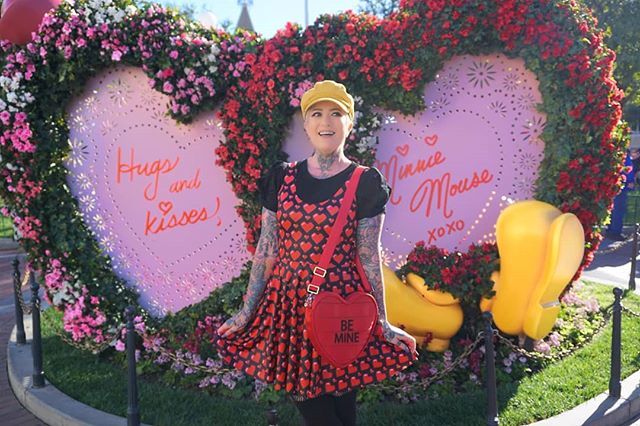 ShopHarveys's tweet photo. Don't forget to enter our #HelloHarveys photo contest where you post a photo of yourself on a fun date (with yourself cuz #selfcare or with that special someone) and use the hashtag #HelloHarveys and tag us to win a special prize! Thanks to our friend @m… https://t.co/toajCP0BtU https://t.co/HJ0wyPz2Ks