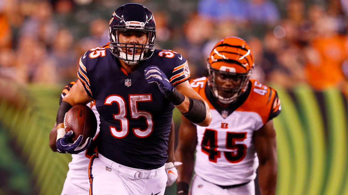 0xsekbt's tweet photo. If you think the #Bears are in need of a running back I'd like to remind you of one @Ryannall34... 
32 carries for 223 yards (7 yards per carry).
4 receptions for 25 yards (6.2 per catch)
in five preseason games!
#ExpectBigThings https://t.co/FXU5VboFa8