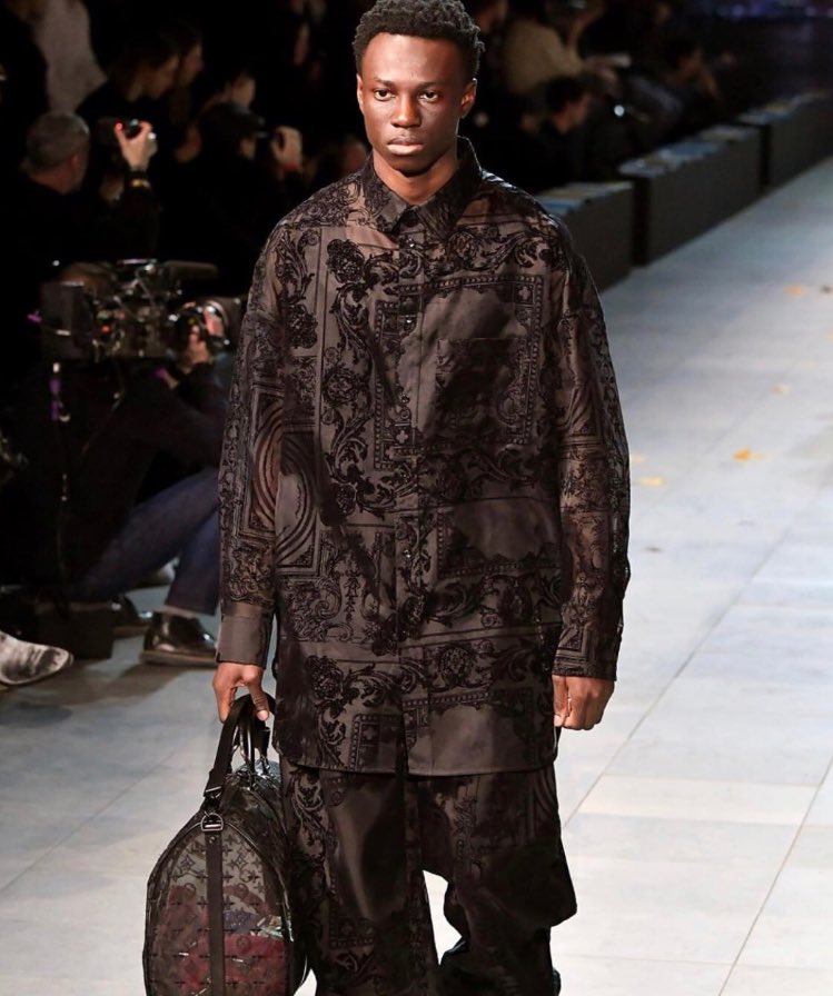StreetFashion01's tweet photo. Louis Vuitton FW19 (Micheal Jackson Inspired Collection by Virgil Abloh) - Details🔍 https://t.co/e4B62jkTFg