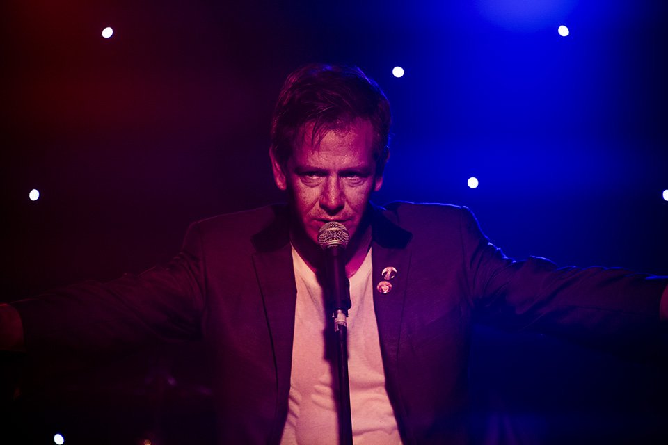 <a href="/UntogetherFilm/">Untogether Film</a> is out today. You can watch it in theaters or streaming online. Go watch the movie w/ <a href="/jemimakirke/">Jemima Kirke</a>, Jamie Dornan, Billy Crystal
youtube.com/watch?v=mrURWD…

Then listen to this week's episode with director Emma Forrest discussing DON'T LOOK NOW
maximumfun.org/switchblade-si…