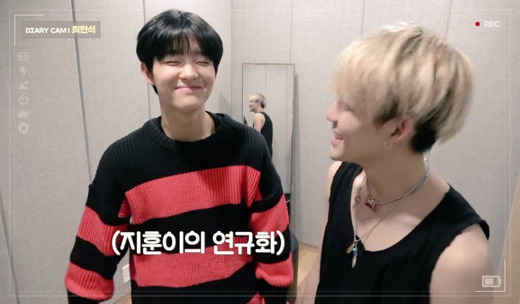 akundyla's tweet photo. Serah knetz ai, mrk mau ot7 udah. Mau ot13 udah jga. Ini mau balik lg ke ot7, trs skrg kalian bilang duo leader ini ga pantes debut? Wht the hell. Tunggu aja kalian pada kalo mrk udah debut, pada diem lu pada liat perform mrk ntar-,- kzl nju
#PROTECTJIHOON #PROTECTHYUNSUK https://t.co/3osnjVdPxk