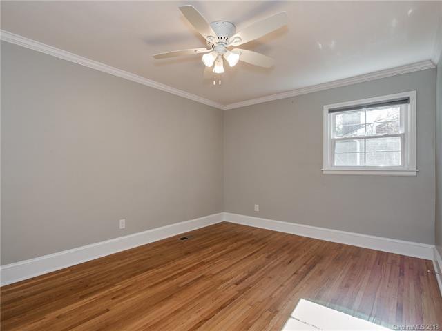 HousesByNatalie's tweet photo. Total renovation in  sought-after Merry Oaks community in Plaza-Midwood. Amazing modern  interior with designer touches and colors, and brimming with natural  light. 
RealEstate #Realtor #Realty #Broker #ForSale #NewHome #HouseHunting #townhome #charlotte #northcarolina  #sc #nc https://t.co/UcFAOyfTQM