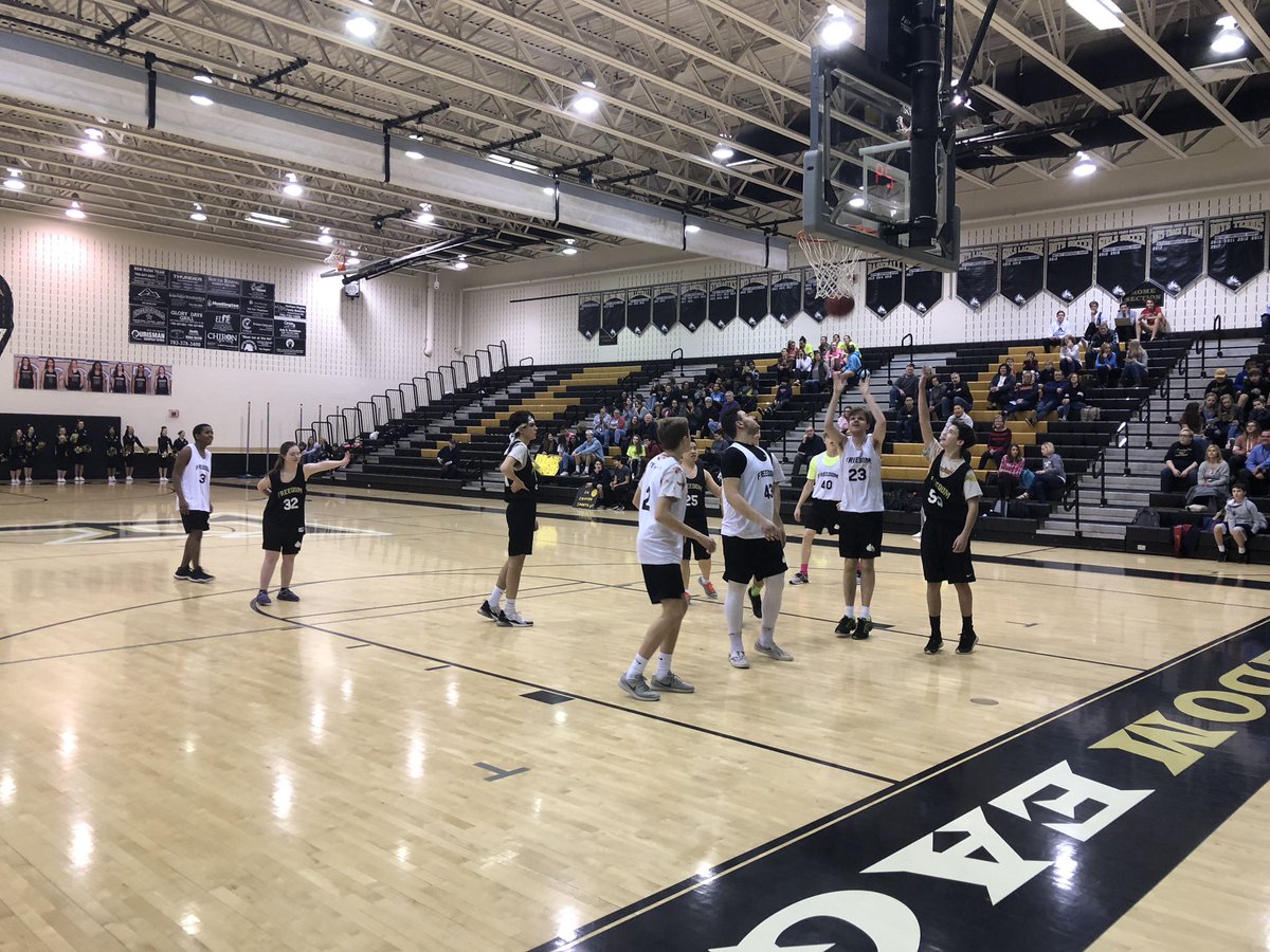 burch0626's tweet image. Big day for @unifiedfhs FHS Pep Rally followed by our last game of the season! Thanks cheer, dance team and choir for your support and participation! #playunified