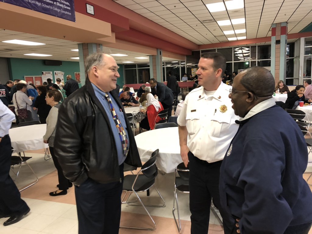 mcfrsPIO's tweet photo. TONITE @MontgomeryCoMD @MoCoCouncilMD @mcfrs break bread & celebrate w/ ‘furloughed’ Federal workers’ resilience. Also providing advocacy & resources as people/workers&their families try to normalize - https://t.co/60OZHo7hV6 along w/ Co Exec Marc Elrich & several Council Members https://t.co/J1kj3bdrTi