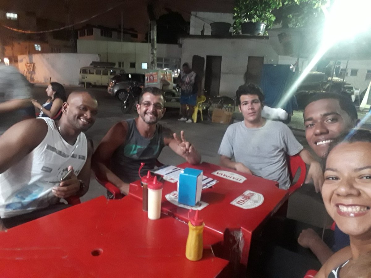E cà estamos Pizza em família <a href="/josuecosme38/">Cosme 🏹</a>. <a href="/DurvalLv/">Durval</a>