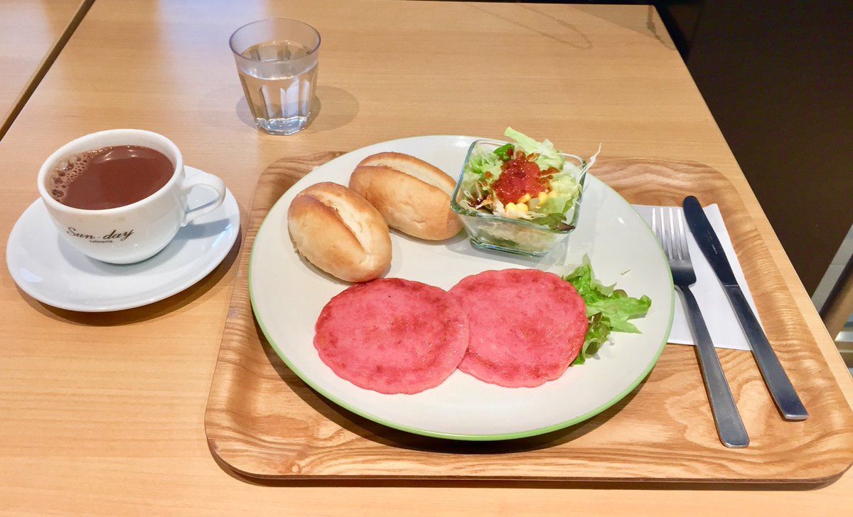 ちゃんわつ カフェでモーニングセットを食べてます 美味い 東京都 北区 赤羽 北赤羽 病院 東京北医療センター Cafe カフェ Sunday サンデー 朝飯 朝ご飯 モーニングセット ボロニアソーセージプレー