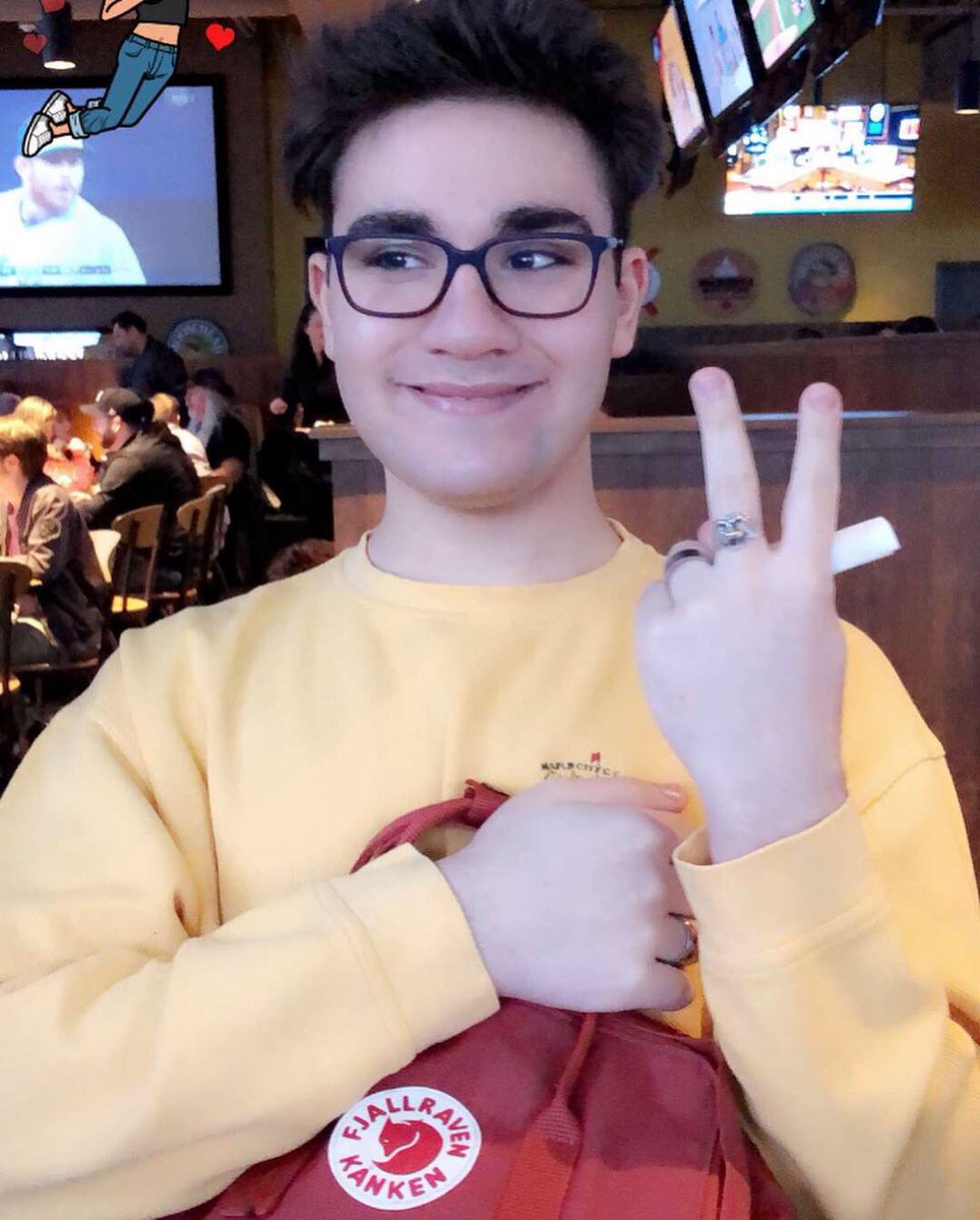 madi_beaulieu's tweet photo. Happy birthday chem king I luvvvv u 🖍❣️🎉 @josephiissa https://t.co/8Val1aoRlR