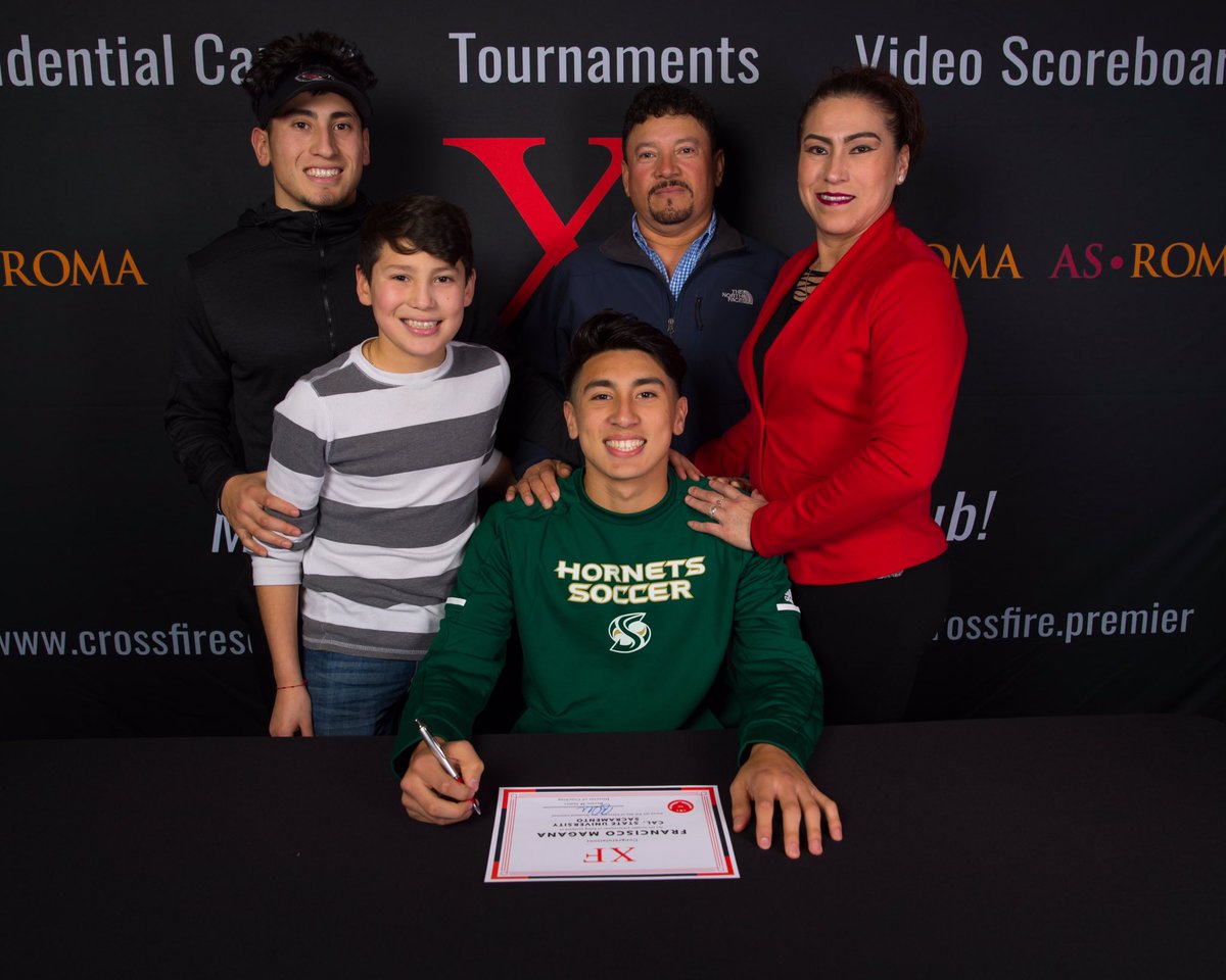 Cisco14_'s tweet photo. it still feels unreal. i’ve worked so hard for this. officially a hornet 🐝 🖊 https://t.co/AarvQ0m71N