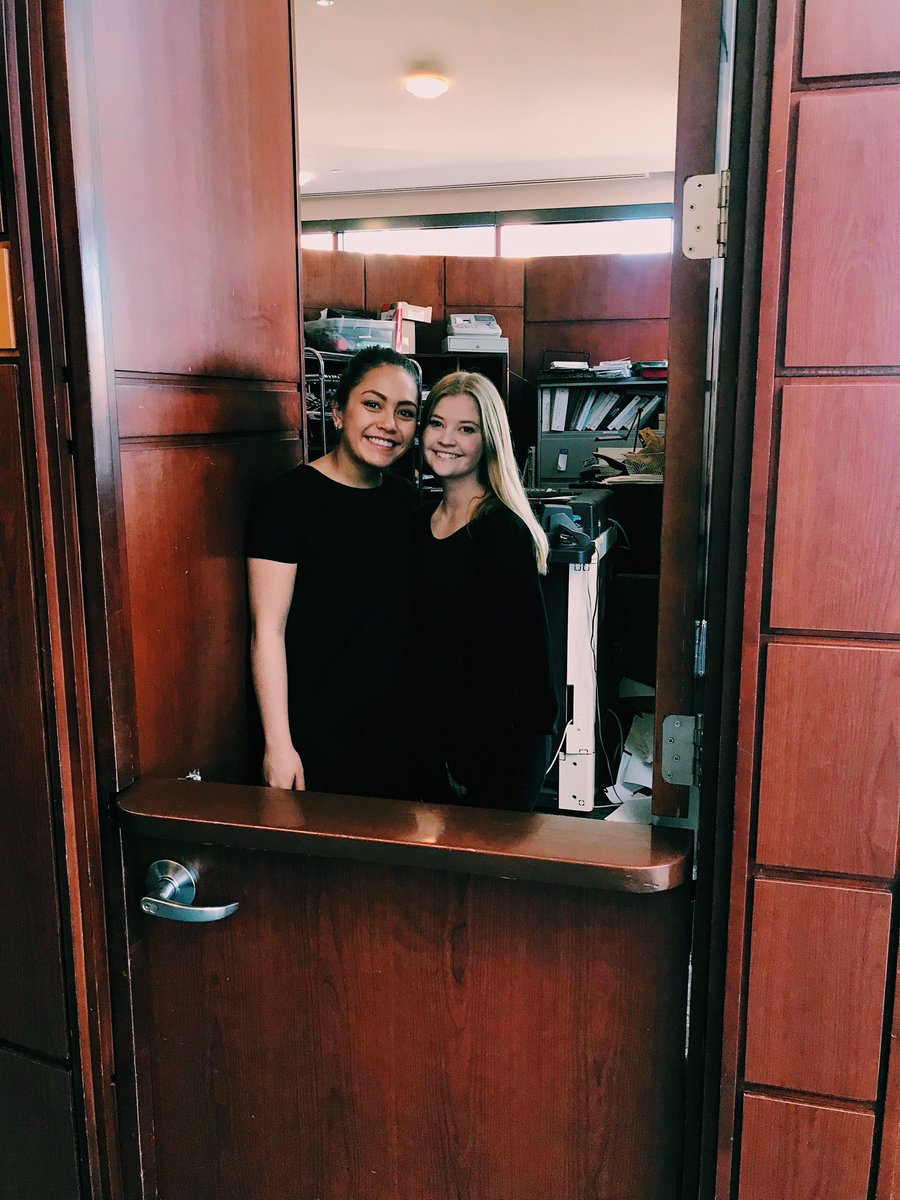 We had so much fun volunteering at the ATHENA Awards today!! Nothing better than supporting strong women in our community 👊🏼💗