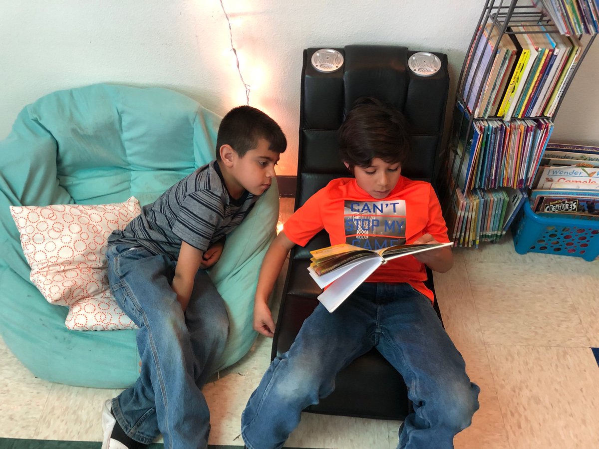 KatieCDarst's tweet photo. Having my first set of 2nd graders (now 4th graders) read books to my current 2nd graders was truly AMAZING! #WRAD19 #SeguinReads #BetterLateThanNever https://t.co/AdChUQ9MCq