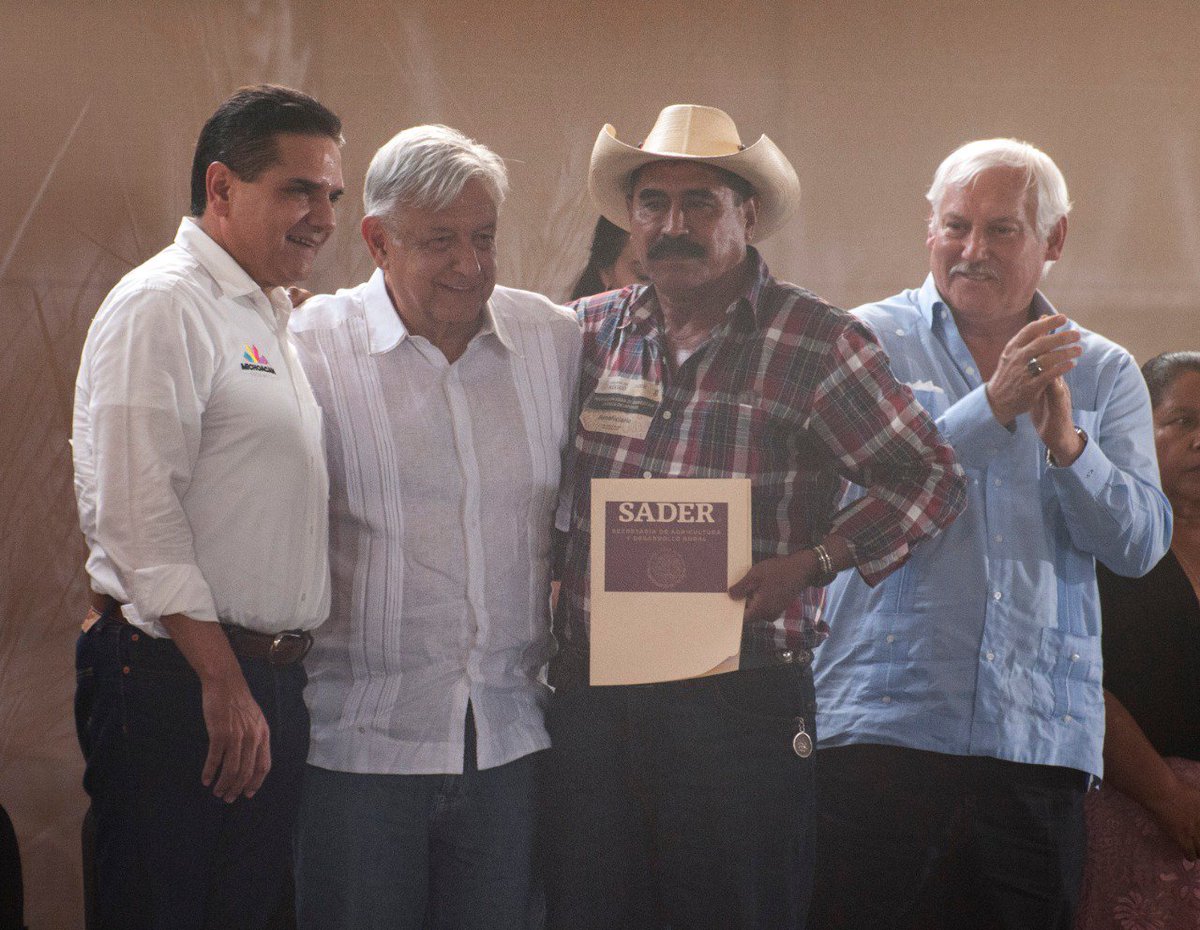 vmva1950's tweet photo. La autosuficiencia alimentaria requiere de la participación de todos los actores de la agricultura y la agroindustria y apoyar prioritariamente a nuestros productores. Hoy el #PresidenteDeMéxico @lopezobrador_  ratificó su compromiso con la gente del campo. #Huetamo #Pungarabato https://t.co/be3DCQhrSd