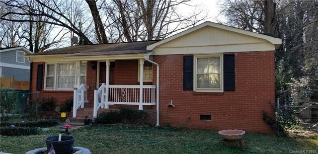 HousesByNatalie's tweet photo. CALL NATALIE AT 704-957-5393 FOR THIS NEWLY UPDATED CHARLOTTE HOME! close to all that NoDa and Midwood at an affordable price. This 3 bedroom, 1 bath with a private backyard and front porch. 
#RealEstate #Realtor #Realty #Broker #ForSale #NewHome #HouseHunting https://t.co/6TYcVepI7d