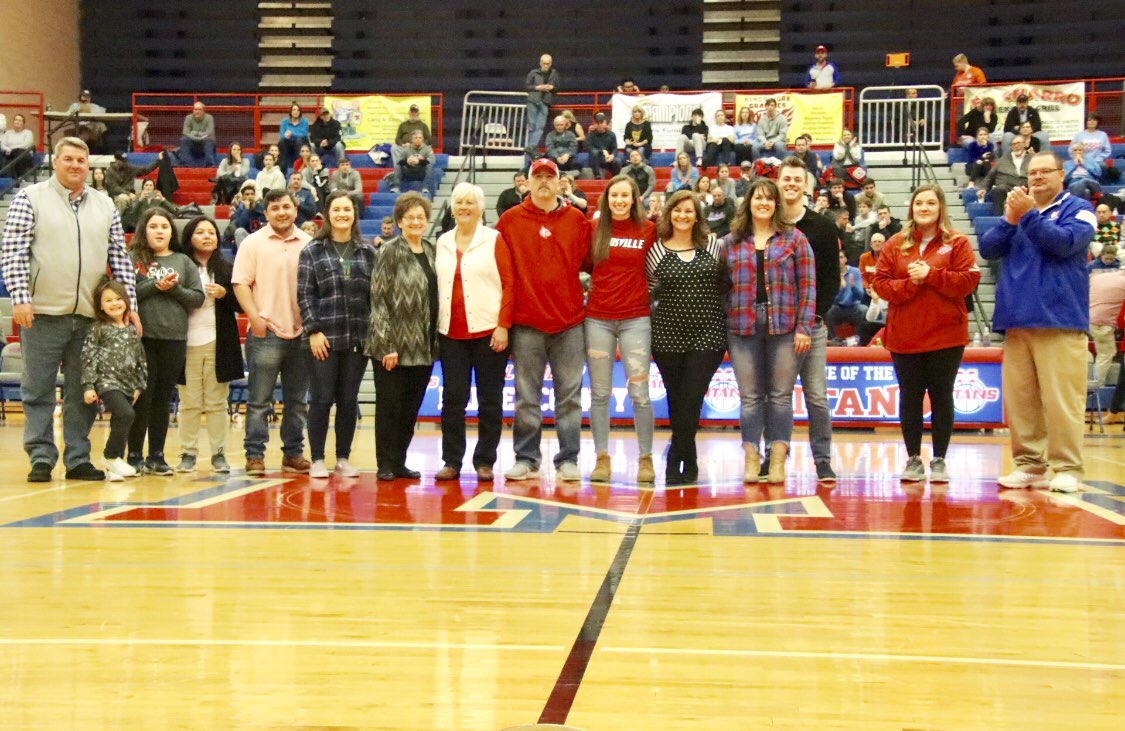 Former Lady Titan Seygan Robins was honored with a banner for her accomplishments at MCSHS. She is a two-time State Champ, three-time 12th Region Player of the Year, two-time Sweet 16 MVP and 2018 Miss Kentucky Basketball. 

Robins currently plays for #2 ranked @UofLWBB