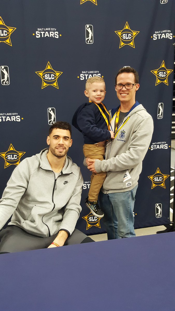 lisa_cece3's tweet photo. @ColeBeanz3 and Will meeting @GeorgesNiang20 #UtahJazz #saltlakestars #vivint https://t.co/ztUieOkNm1
