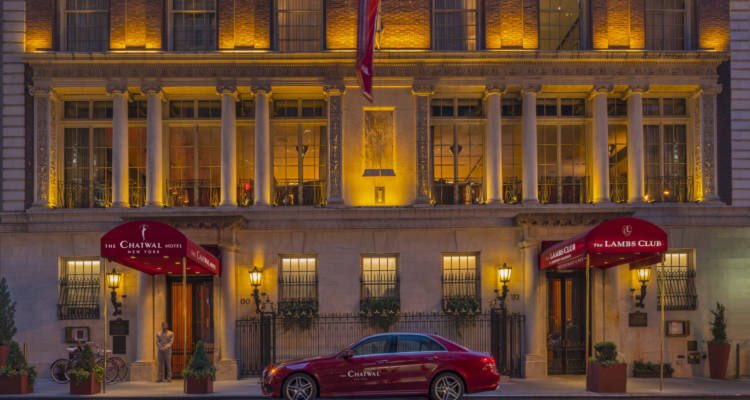 dreamhotelgroup's tweet photo. Thrilled to announce @TheChatwalNY was named North America’s Leading Luxury Hotel by @WTravelAwards for the third year in a row!! 🏆 #DreamBig #DreamTeam #Chatwal #Hotels #Hospitality #Travel #Luxury https://t.co/IznAHOMQGQ