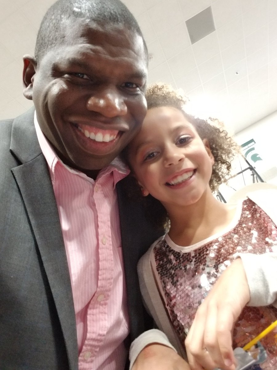CoachBlueford's tweet photo. Daddy daughter dance! Great way to end a busy week! #daddysgirl #growing2fast https://t.co/NuX2YwEx3z