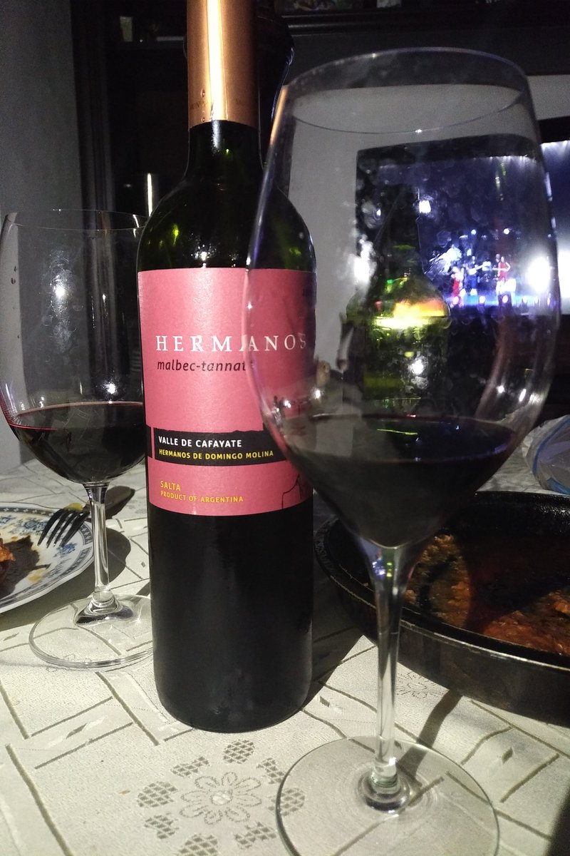 Gran vino de <a href="/Dgo_Molina/">Domingo Molina</a> 🍷un Malbec Tannat 2013 que se banca muy bien el paso de los años👏👏👏