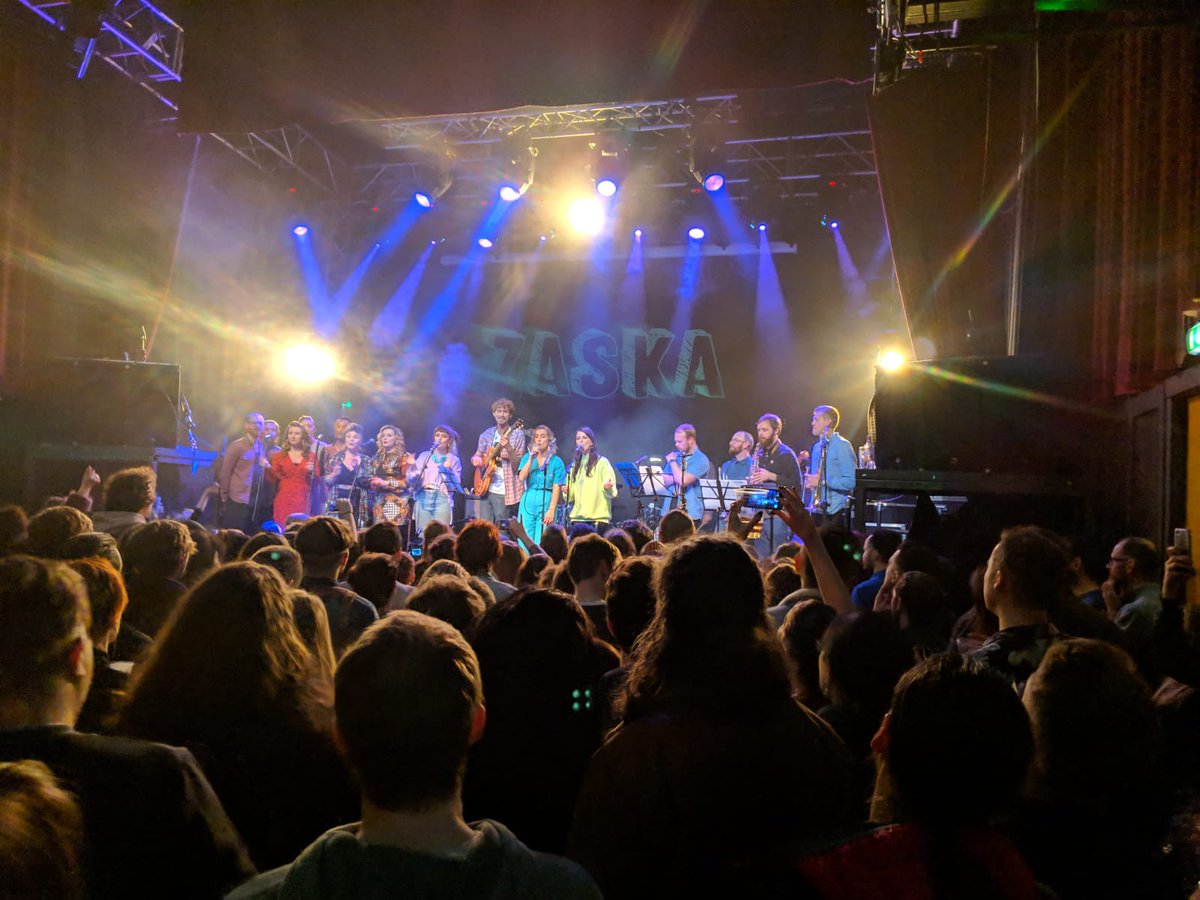 CaoimheButterly's tweet photo. Blown away by an emerging generation of politically conscious Irish musicians and artists. Speaking emancipatory truths to power, they platform expressions and possibilities of creative, joyous, collectively-held dissent.
#peoplecriedpower
#soundsofrefuge
#ittakesavillage https://t.co/3Ek516Ng00