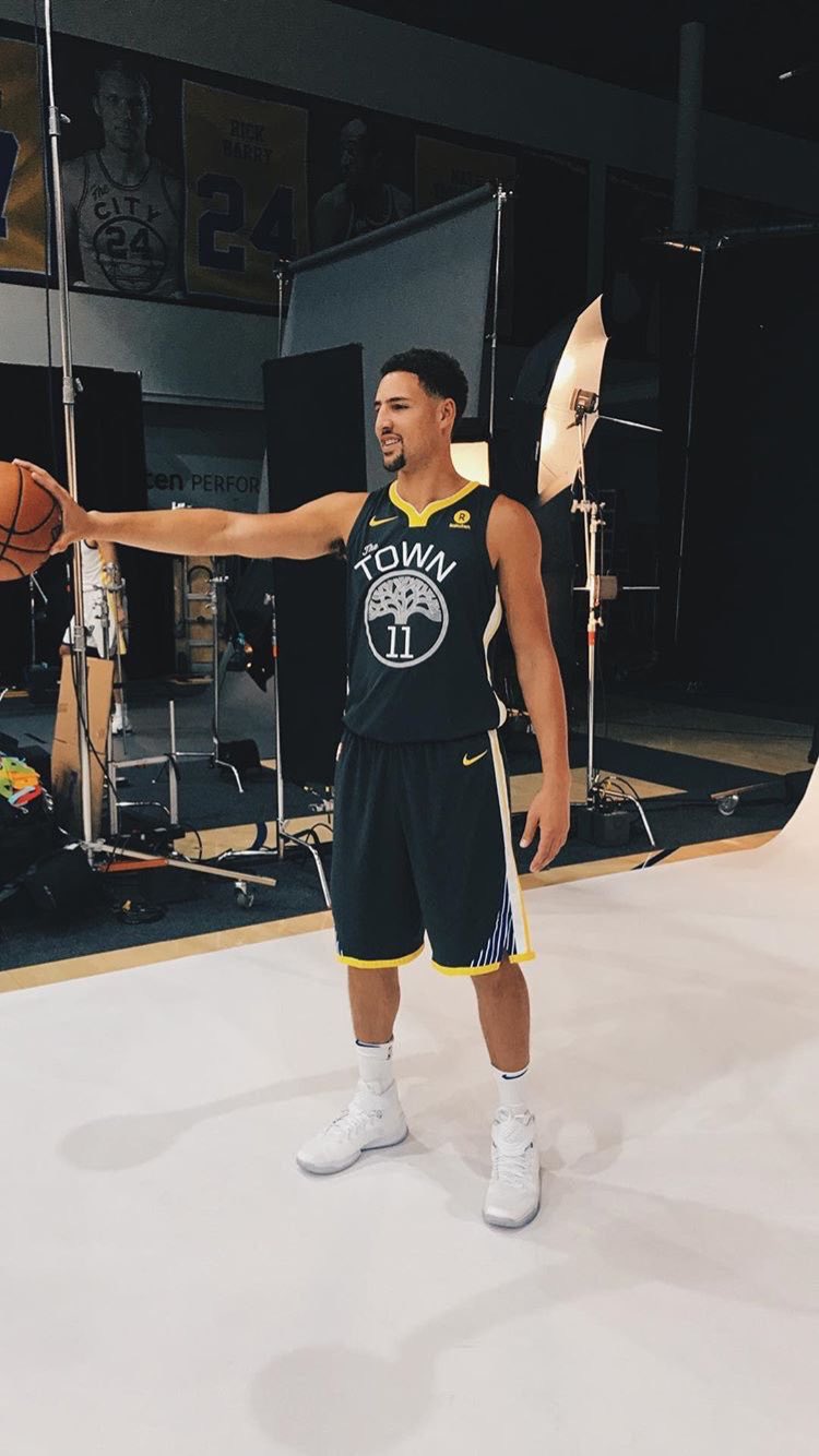 Happy birthday to my favorite 3 s shooter in the game aka Klay Thompson !! 