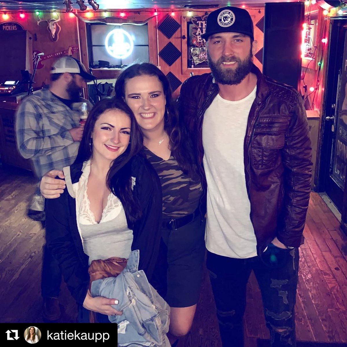 #losersbar #Repost @katiekaupp ・・・ Two of my people just released new singles!!! Thank God for country music + thank God for these 2 ❤️ #WhateverHelpsYouSleepAtNight #NeverToldALie 🎵