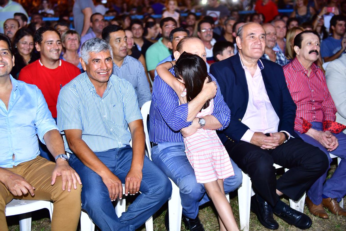 insfran_gildo's tweet photo. XVII FIESTA NACIONAL DE LA CORVINA DE RÍO

Comenzó uno de los festivales más grande del norte argentino. Hasta el domingo los esperamos en #Herradura, con shows de primer nivel, competencia de pesca, gastronomía, entretenimientos y una verdadera fiesta para toda la familia. https://t.co/JdbvUStt7V