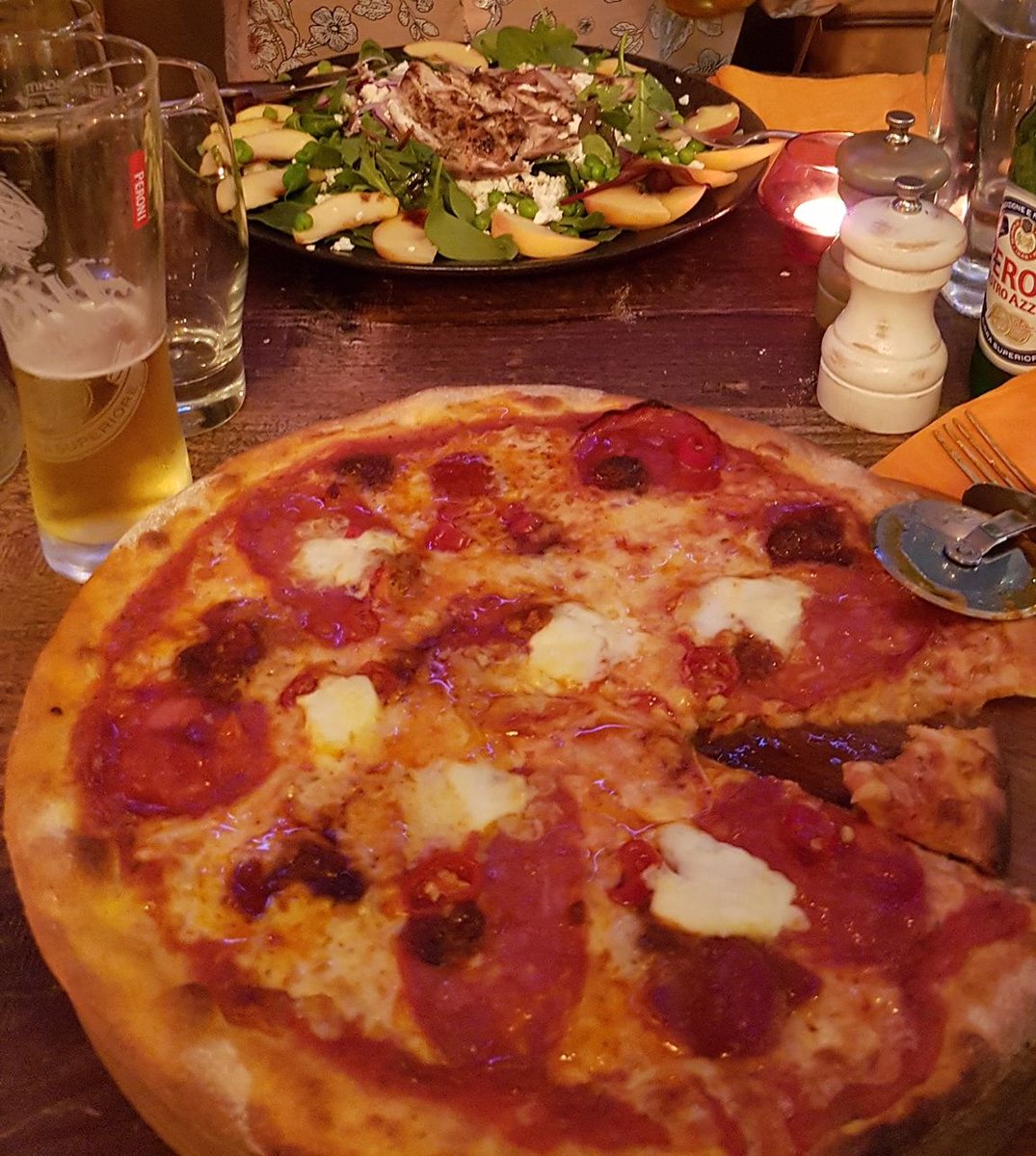 JohnsDeliDevon's tweet image. It's #NationalPizzaDay! Looking for the best #local place to celebrate? How about the @flame_factory in #Appledore? Gorgeous and tasty pizzas! buff.ly/2Antkfl