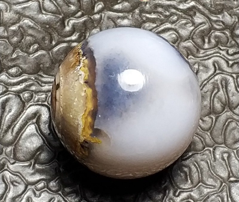 Eyedgemstone's tweet photo. A priceless eye-liking loose gemstone called Meng Eyeing Gemstone is now being auctioned, the diameter is 2.03 CM, any collectors and investors who are interested in gemstone auction, may offer a price. #collection #Priceless https://t.co/PDC7CDtlDh