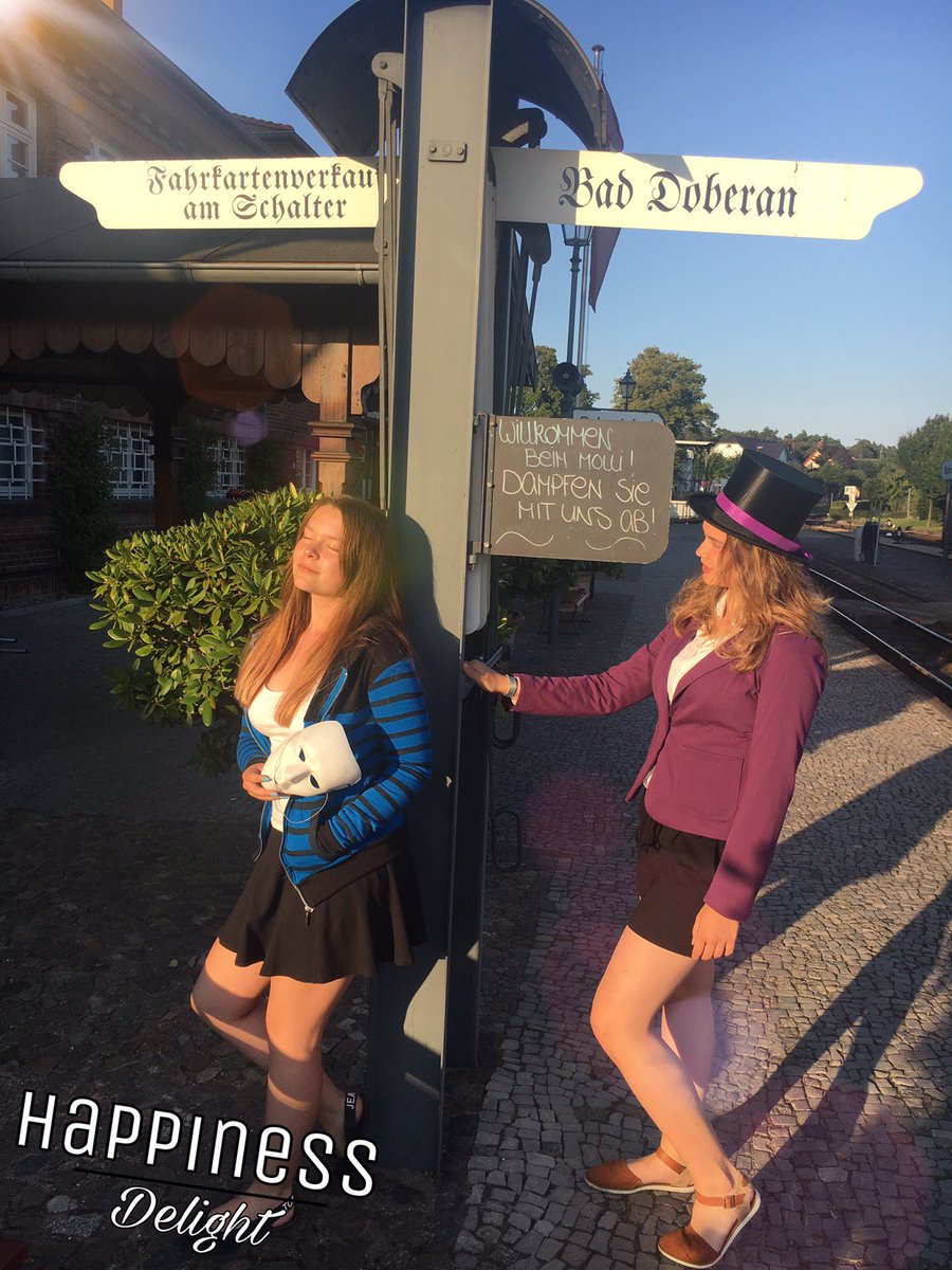 cos_samo's tweet photo. @GermanLetsPlay @GermanLetsPlay alles alles Gute zu deinem Geburtstag! Wir wünschen dir ganz viel Glück und Spaß im neuen Lebensjahr du alter Knacker💙

@Zombey wünscht dir auch alles Gute haha
#cosplay #germanletsplaycosplay #zombeycosplay https://t.co/xwsPDFEjLY