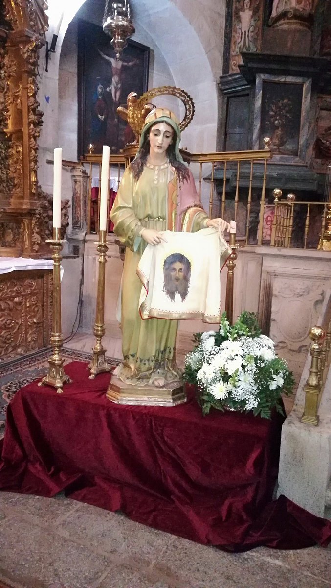 hnosveronica's tweet photo. Seguimos con los actos en torno a nuestra querida imagen. Hoy tendremos a la 19,30h la Eucaristía en honor a la Verónica y seguidamente Besa Paño. A las 20,30 comenzaremos la visita a la Caceres Desconocida con Javier Sellers. Os esperamos.  #apuntatealaveronica #nazarenocaceres https://t.co/zM1b9W0XRo
