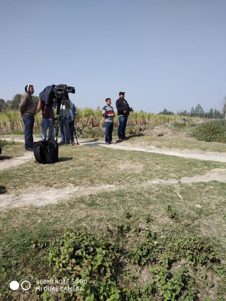 Shooting for #GhumtePhirte, #ChaupalCharcha and other programs of #DDKisan🌾 in village Baksh Khera in interiors of Hardoi district in #UttarPradesh.
@supriyasahuias @mediasurya @shashidigital @prasarbharati @UPGovt @DDUttarPradesh @PibLucknow @MIB_India @PIB_India @CMOfficeUP