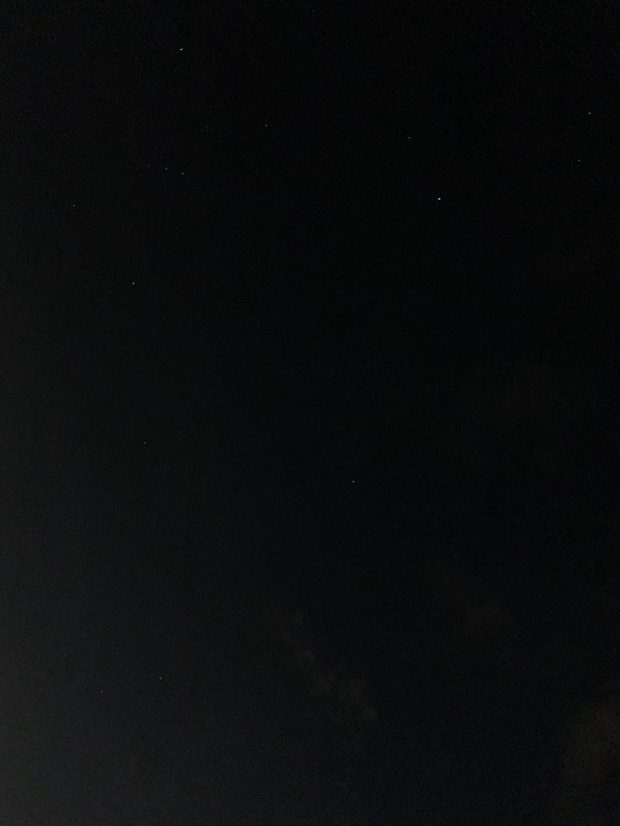 elefuntaee's tweet image. Star gazing