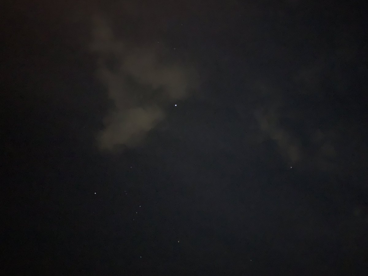 elefuntaee's tweet image. Star gazing