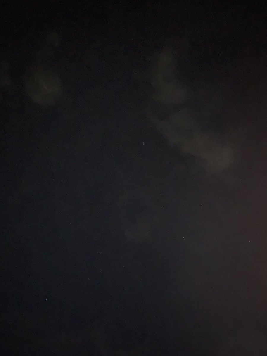 elefuntaee's tweet image. Star gazing