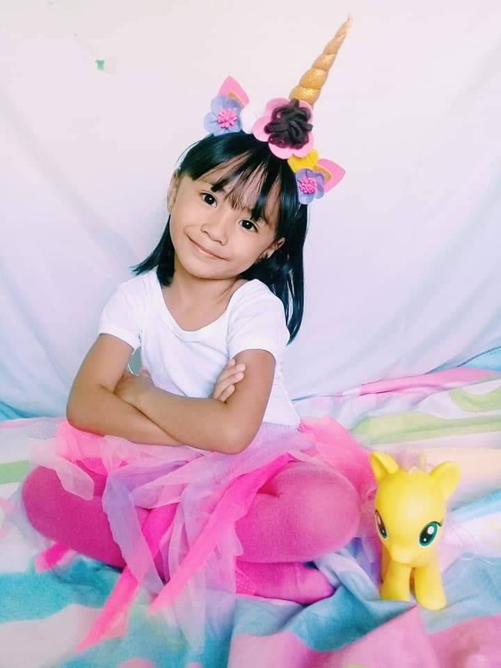 JoySabulao's tweet photo. @itsmeangelieofc @Sheillax @SethlieTeam Lieeee! Pashout out naman sa anak ko next vlog mo. Magbibirthday siya this feb. 28. Sana igreet niyo siya ni @imsethfedelin  😅 https://t.co/azvA17g6EJ