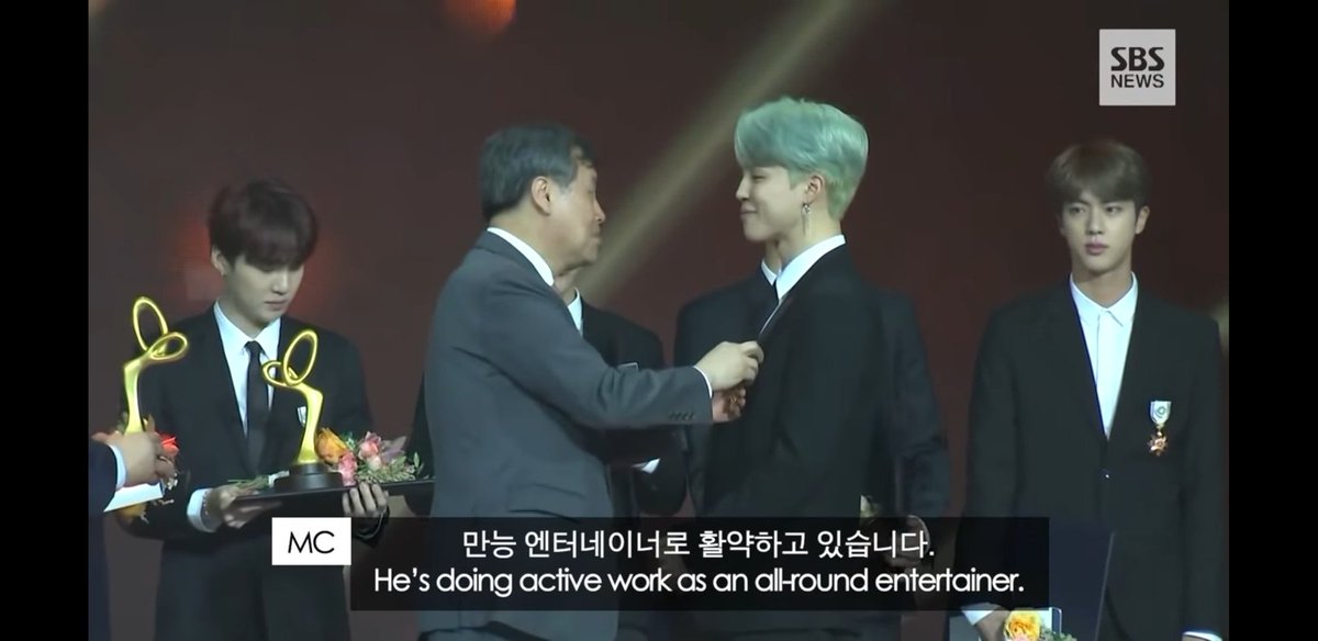 During the Korean Popular Culture and Arts Award held by the Korea government, they introduced Jimin as main dancer.☆Korea government☆ acknowledged Jimin is a main dancer.