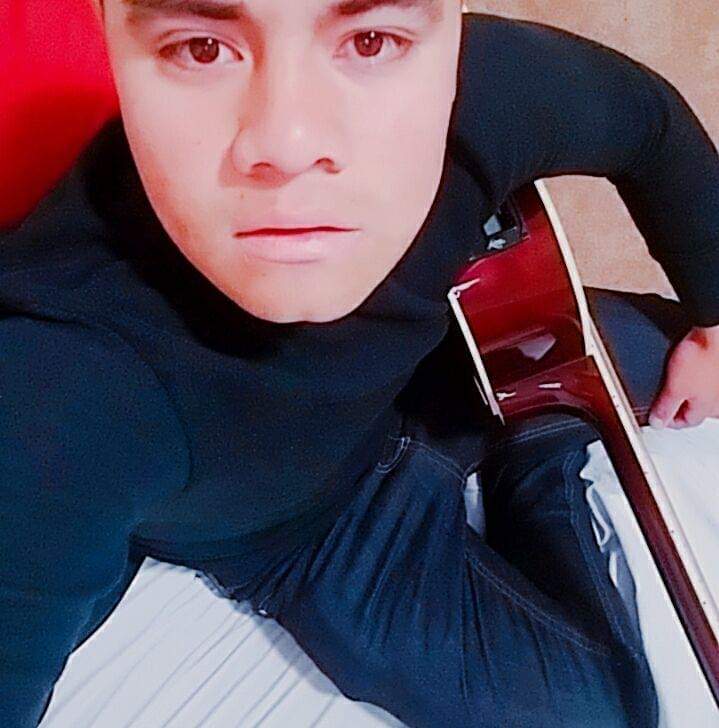 Sigo de pie por que se que si se puede 👆y sigo adelnate por q puedo caminar 🚶gracias a dios q me mantiene activo 😍. Te invito a seguirme 👈☺#sisepuede #soycantante #soymusico #soysencillo #ViernesDeGanarSeguidores #HappyWeekend #SiguemeYTeSigoCumplo #Like