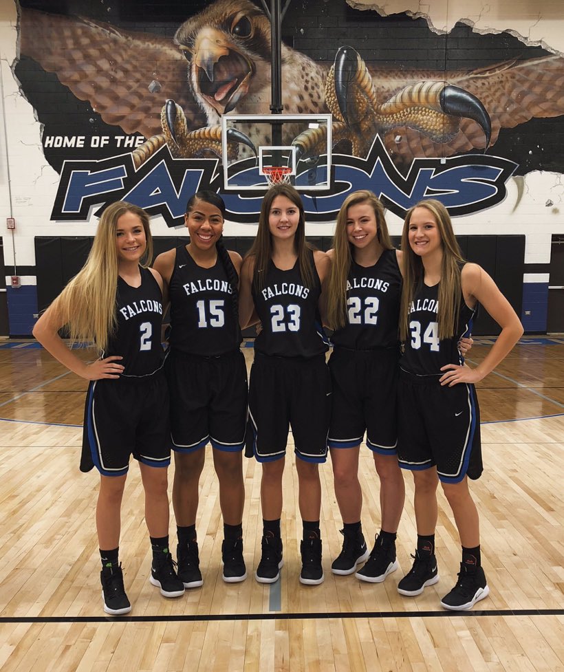 HRHS_Wbb's tweet photo. These seniors rocked it tonight. ❤️ the way they play as a team. Got the win 75-27 over Castle View 🏀 @Kneubert44 12pts @amwatts2000 9pts @jamiebainn 9pts @ella_martinez14 5pts @toribeck34 2pts #Leadership #WorkingHardWorkingTogether #UnitedAs1 https://t.co/D4N3GcO7AA