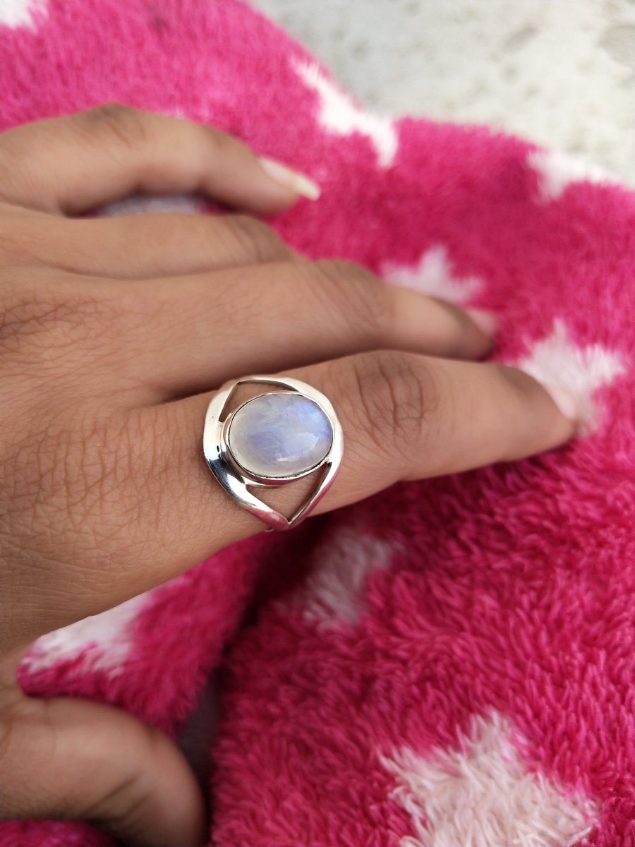 Moonstone Ring 925 Sterling Silver Natural Moonstone Ring Moonstone Jewelry Stacking Ring Gemstone Ring Promise Ring Bohemian Ring

Buy At : etsy.com/in-en/listing/…

#moonstone #moonstonering #silvergemstonering #handmadering #bohemianring #blueflashyring #stackingring #handmade