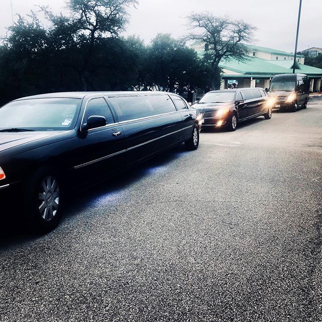 Limo_Lux's tweet photo. Rain or shine, snow or sleet we are proud to sponsor the annual Tim Tebow Foundation at #night2shine2019 👸🏼🤴🏼Such an honor to put a smile on some young deserving faces! https://t.co/bWTI25Pman https://t.co/NulYY7LMXn