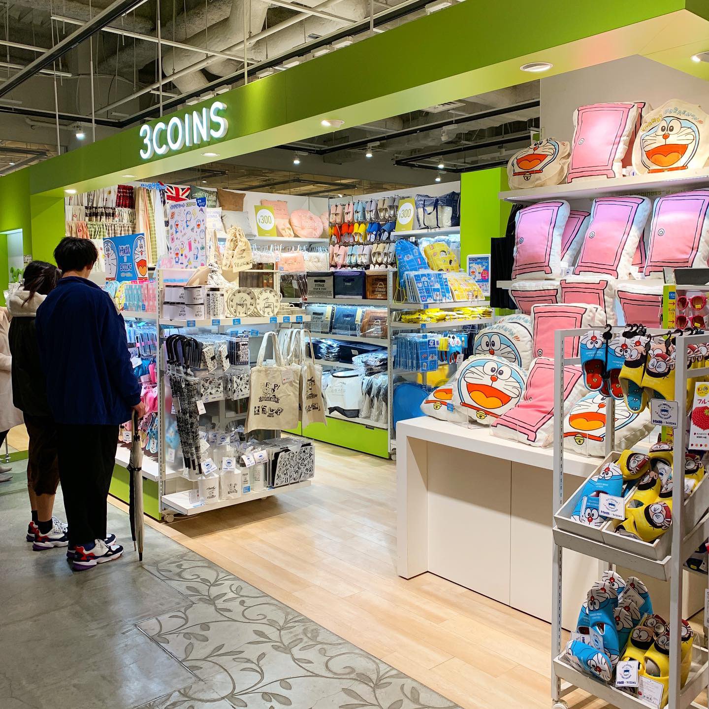 ドラえもん同好会 Sur Twitter Mark Is みなとみらいの 3coins スリーコインズ でドラえもんコラボ商品大量展開中 150円 300円って思わず買っちゃう良い価格設定 3coins ドラえもん Doraemon Yokohama 横浜 T Co Fx4ufirmco Twitter