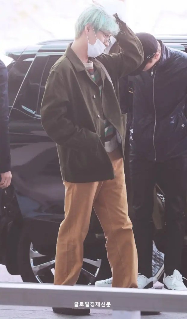 V BTS di Bandara Internasional Incheon.