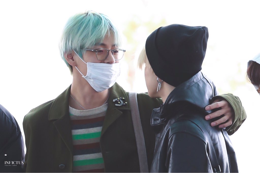 Invictus1013's tweet photo. 190209 인천 출국
🐯🐥
#Jimin #지민 #V #BTS #방탄소년단 @BTS_twt https://t.co/fb6QKpZ4W0
