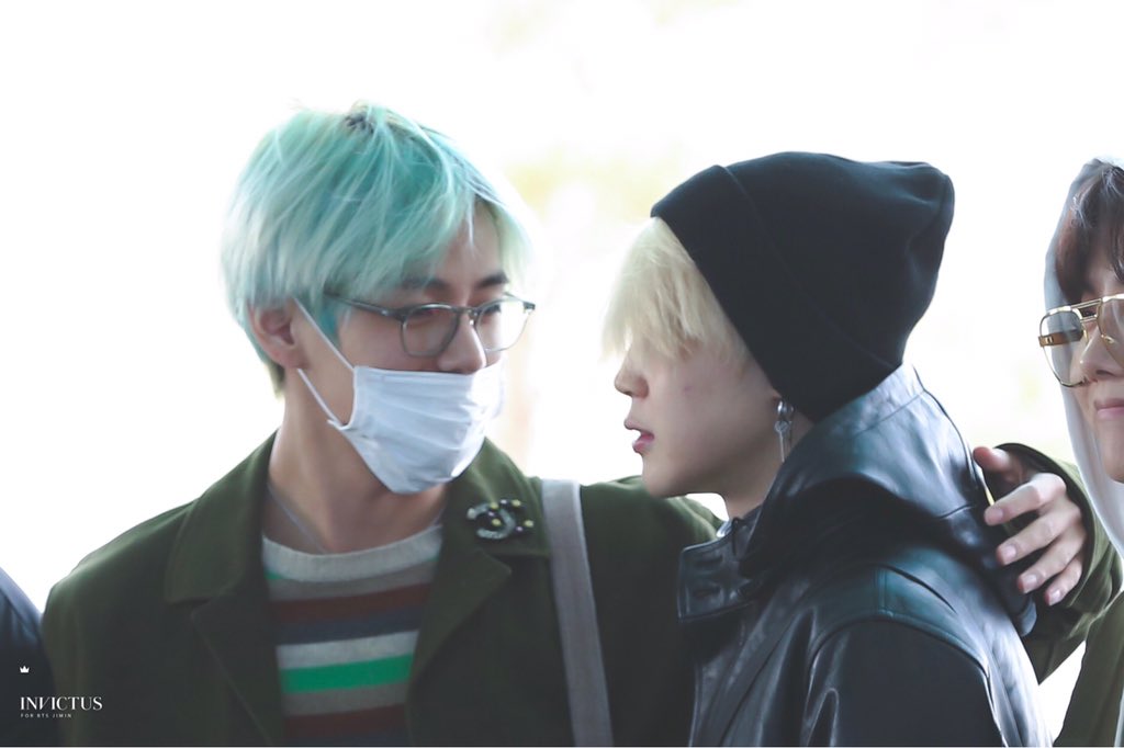 Invictus1013's tweet photo. 190209 인천 출국
🐯🐥
#Jimin #지민 #V #BTS #방탄소년단 @BTS_twt https://t.co/fb6QKpZ4W0